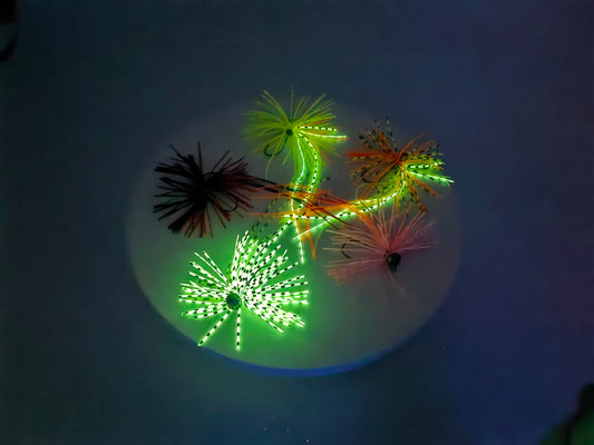 UV Glow Silicone Grub with Wide-Gap Barbed Jig Head – Snag-Resistant, Bait-Secure Design for Bass & Saltwater Lure Fishing